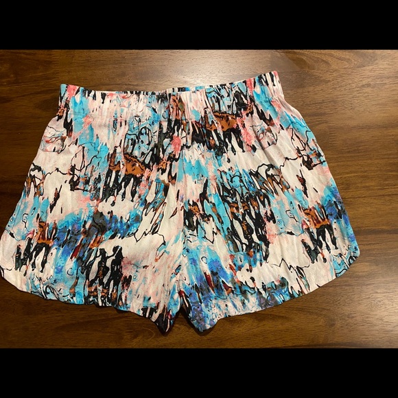 French Connection Isla Ripple Shorts - Picture 4 of 8